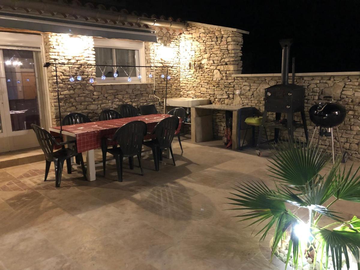 Au Milieu Des Piboules De Provence. Vila LʼIsle-sur-la-Sorgue Exterior foto