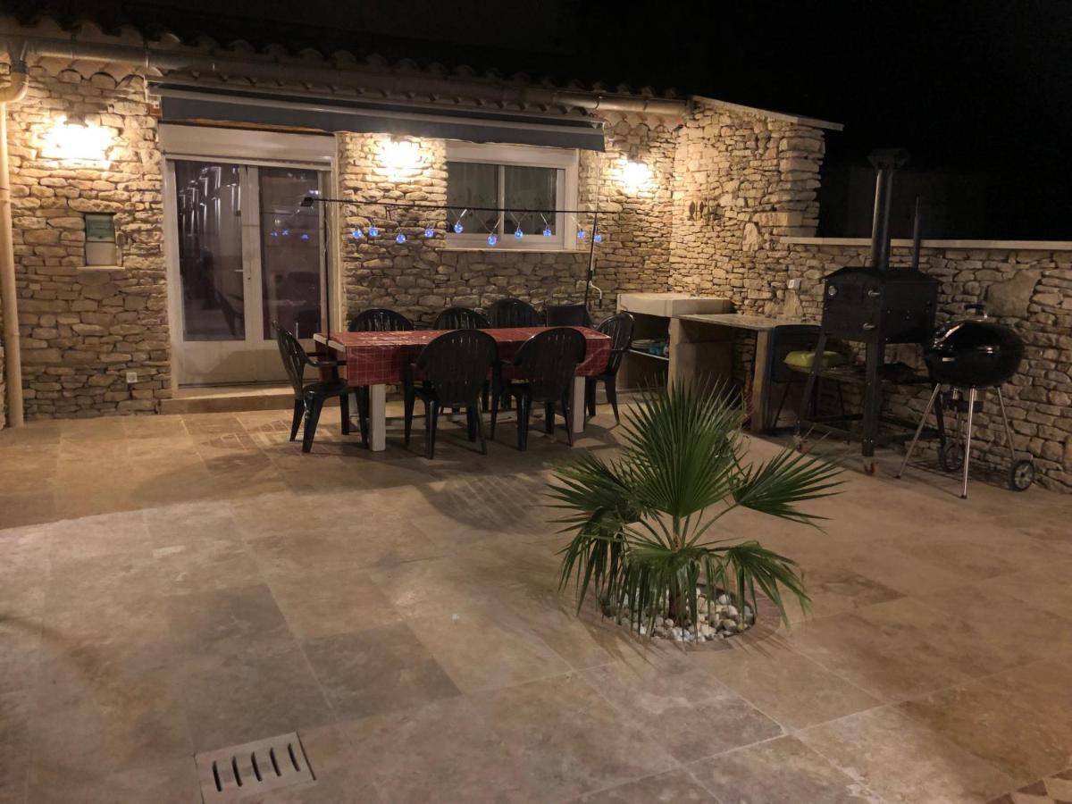 Au Milieu Des Piboules De Provence. Vila LʼIsle-sur-la-Sorgue Exterior foto